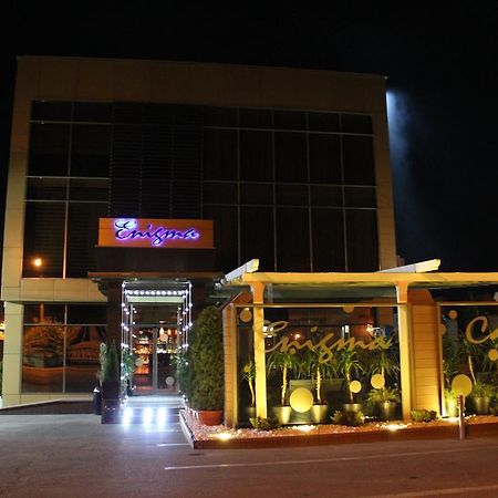 Enigma Pension Тиргу-Жіу Екстер'єр фото