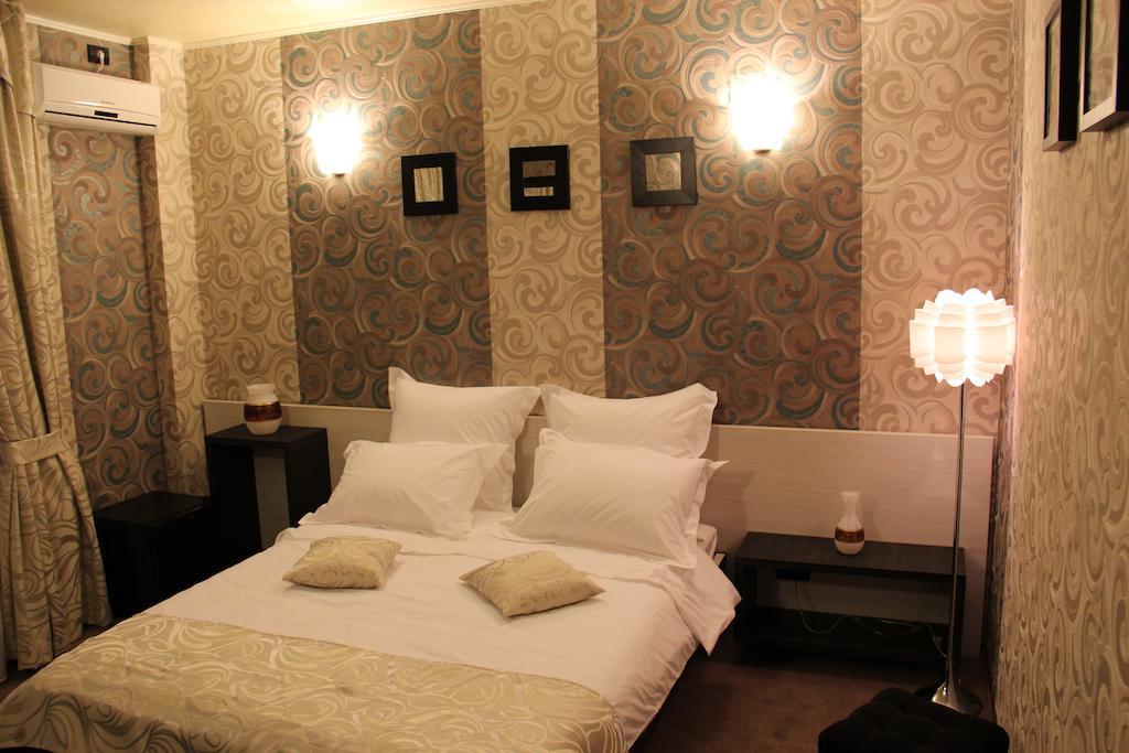 Enigma Pension Тиргу-Жіу Номер фото