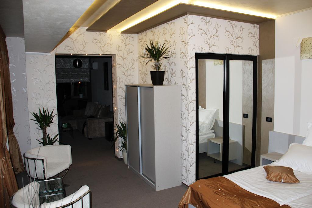 Enigma Pension Тиргу-Жіу Номер фото