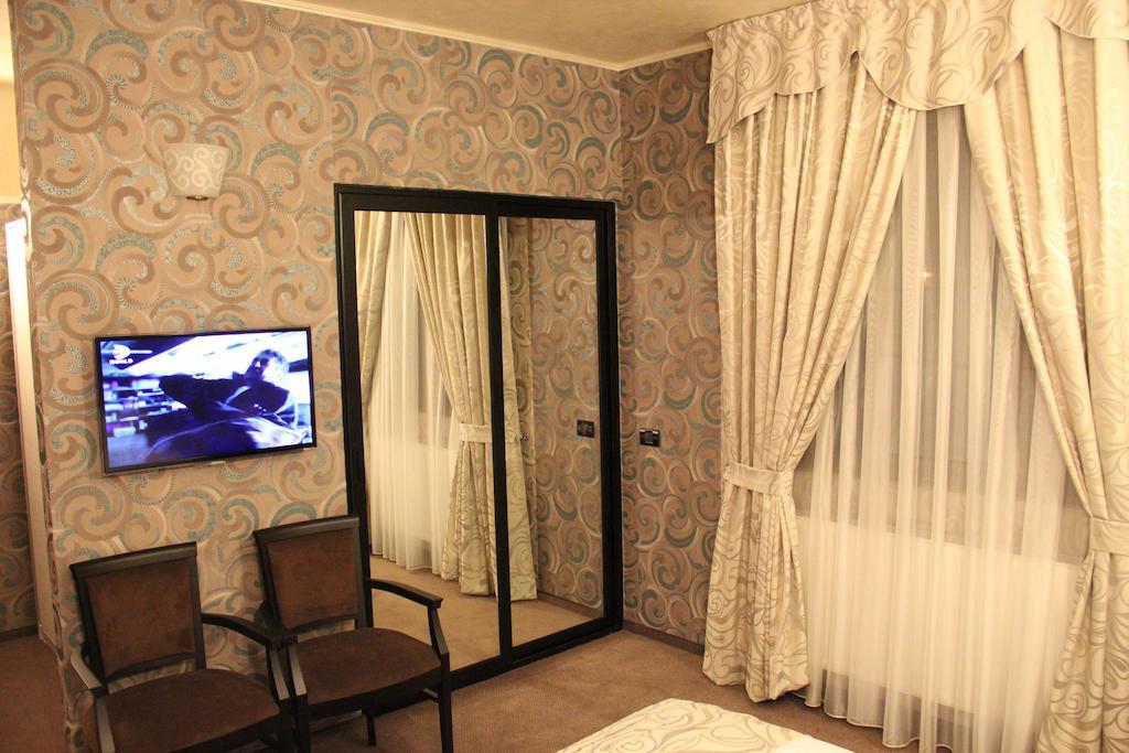 Enigma Pension Тиргу-Жіу Номер фото
